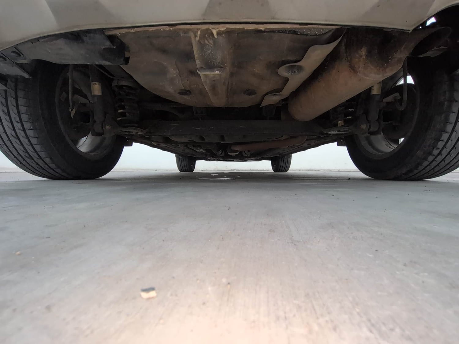 Used 2019 Hyundai Venue SX Plus 1.0 Turbo DCT Petrol Automatic extra REAR UNDERBODY VIEW (TAKEN FROM REAR)