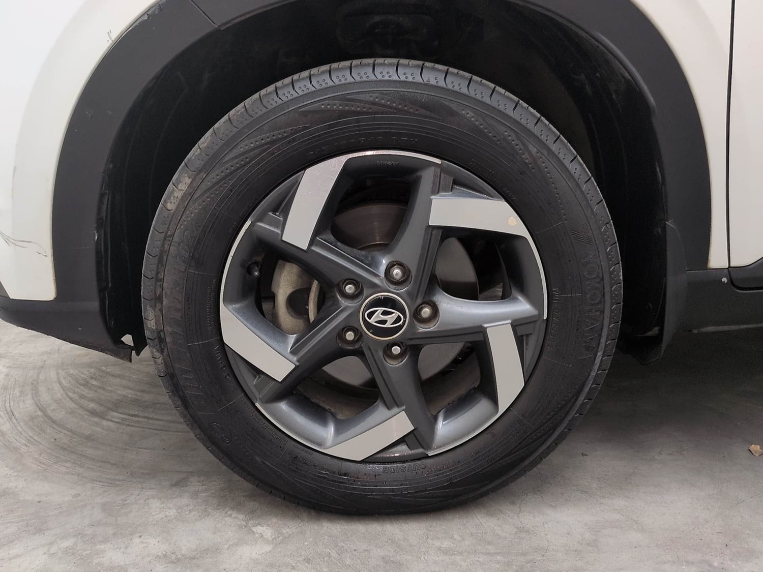 Used 2019 Hyundai Venue SX Plus 1.0 Turbo DCT Petrol Automatic tyres LEFT FRONT TYRE RIM VIEW