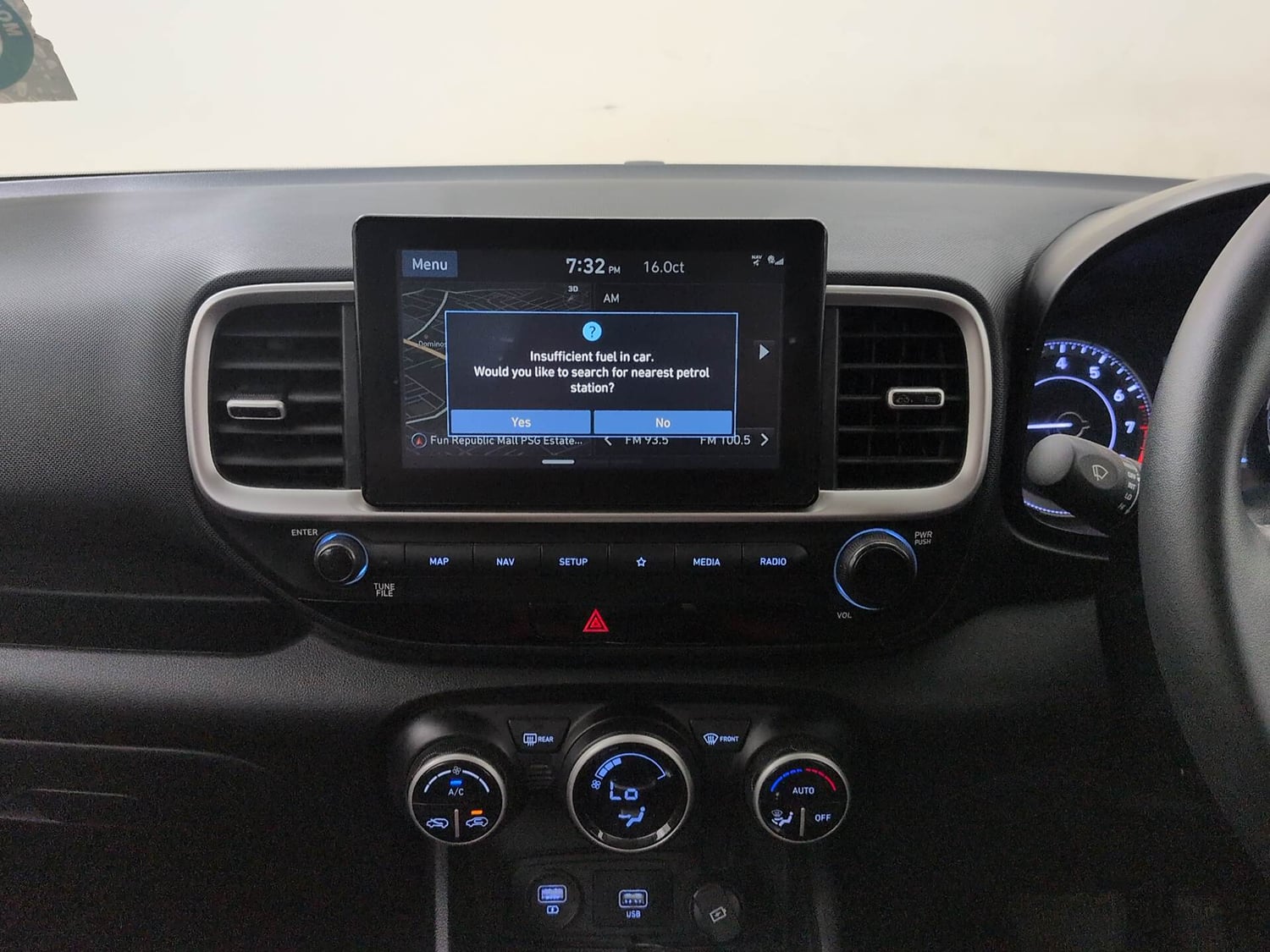 Used 2019 Hyundai Venue SX Plus 1.0 Turbo DCT Petrol Automatic interior MUSIC SYSTEM & AC CONTROL VIEW