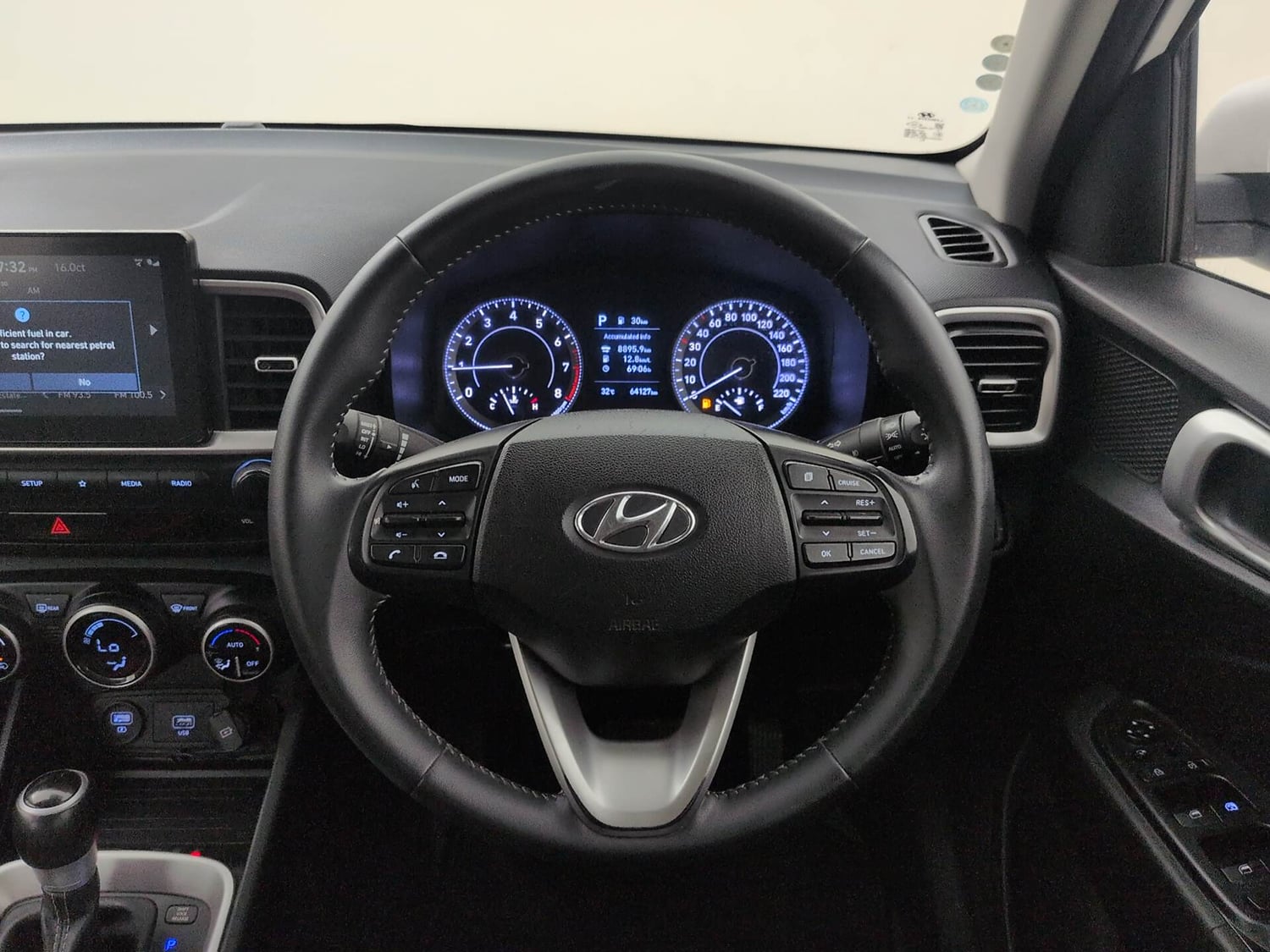 Used 2019 Hyundai Venue SX Plus 1.0 Turbo DCT Petrol Automatic interior STEERING VIEW