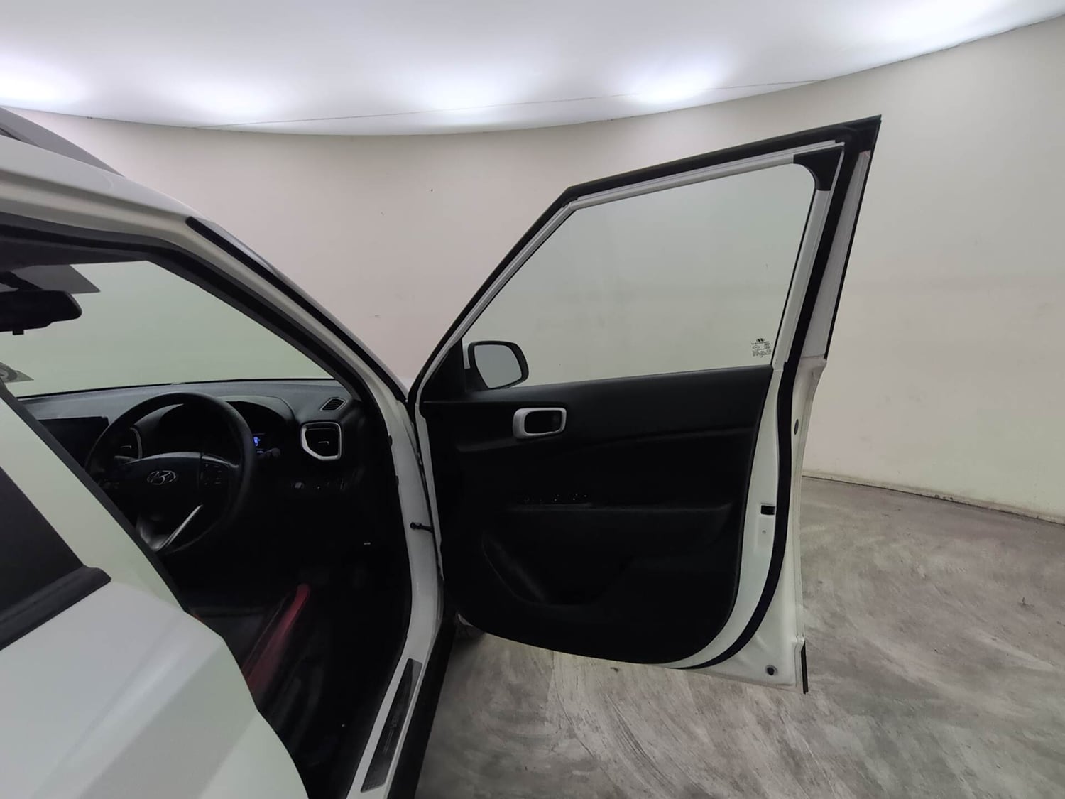 Used 2019 Hyundai Venue SX Plus 1.0 Turbo DCT Petrol Automatic interior RIGHT FRONT DOOR OPEN VIEW
