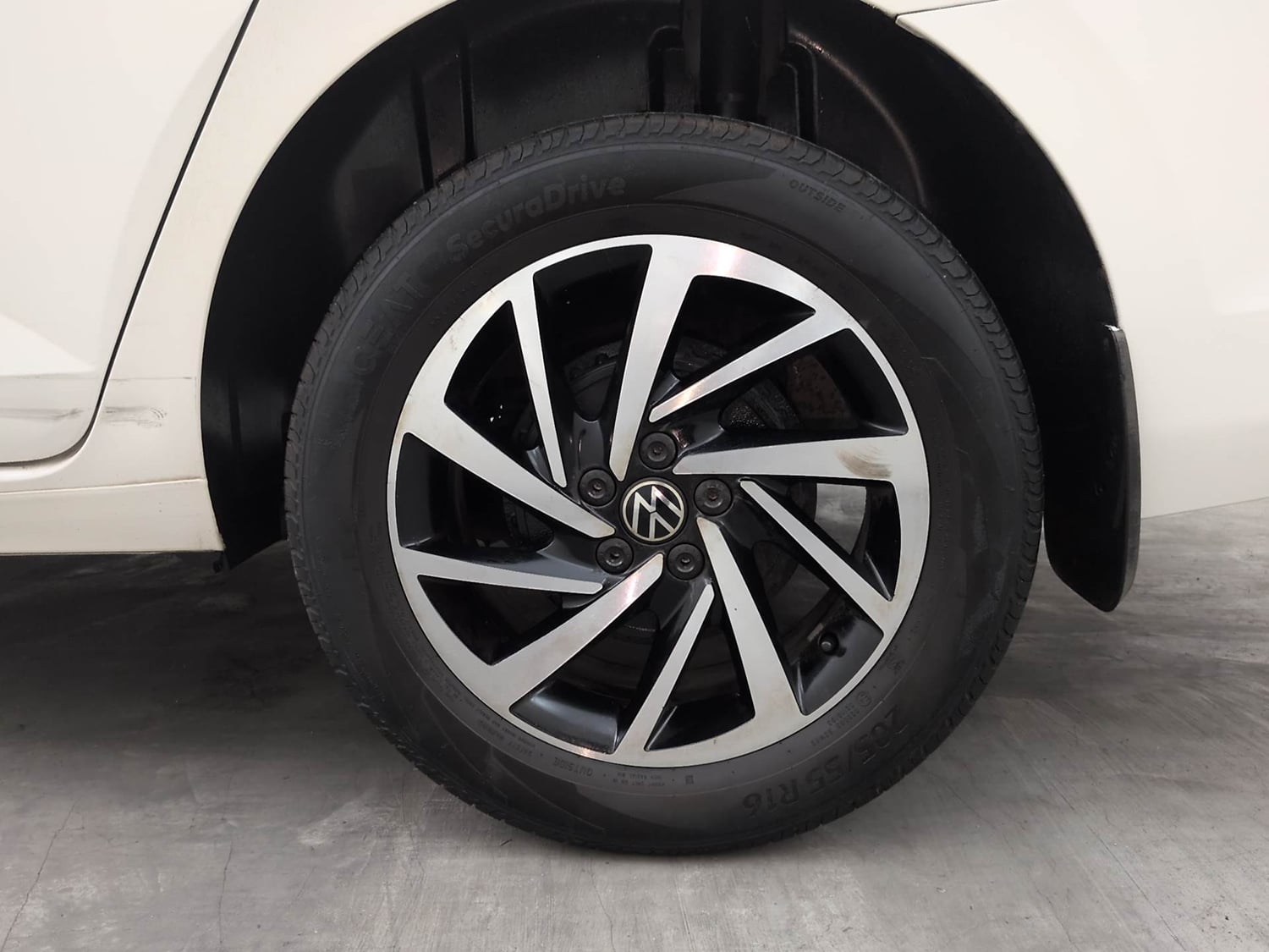 Used 2022 Volkswagen Virtus Topline 1.0 TSI AT Petrol Automatic tyres LEFT REAR TYRE RIM VIEW