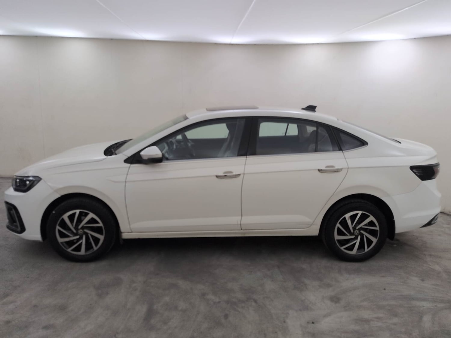 Used 2022 Volkswagen Virtus Topline 1.0 TSI AT Petrol Automatic exterior LEFT SIDE VIEW