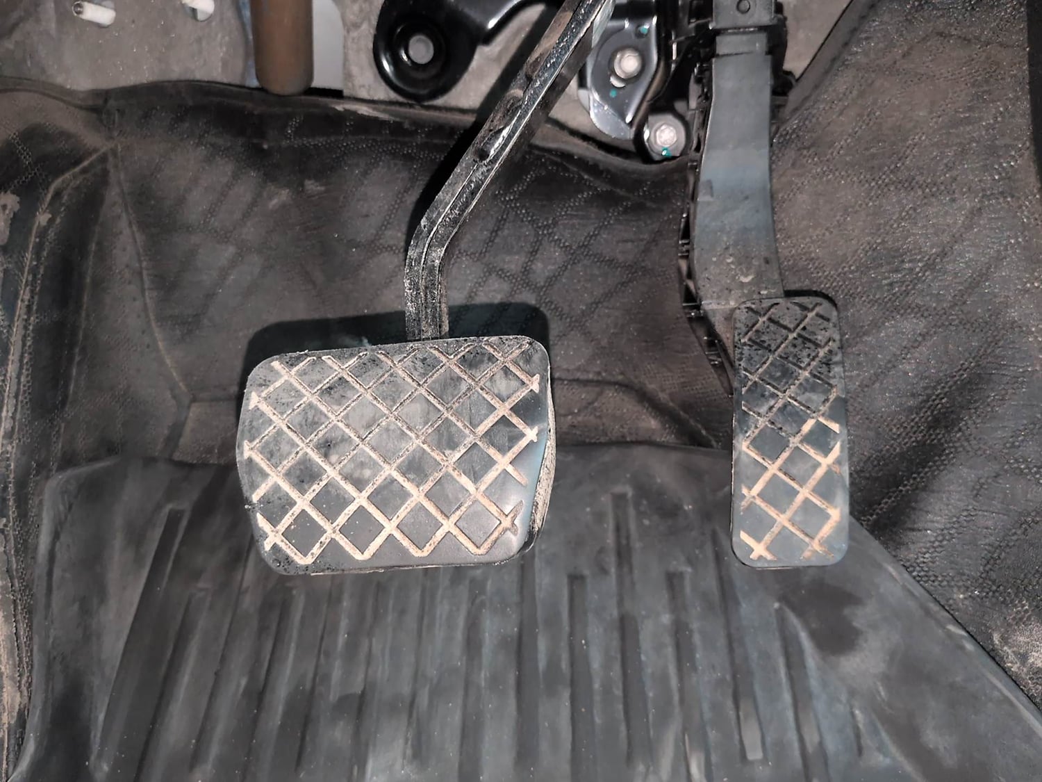 Used 2022 Volkswagen Virtus Topline 1.0 TSI AT Petrol Automatic interior PEDALS VIEW
