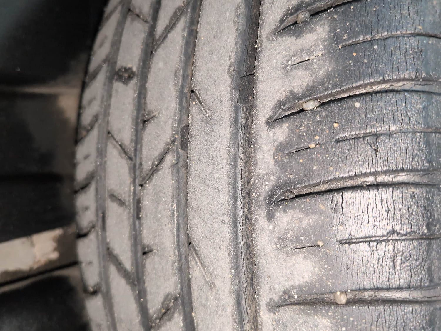 Used 2022 Volkswagen Virtus Topline 1.0 TSI AT Petrol Automatic tyres RIGHT REAR TYRE TREAD VIEW