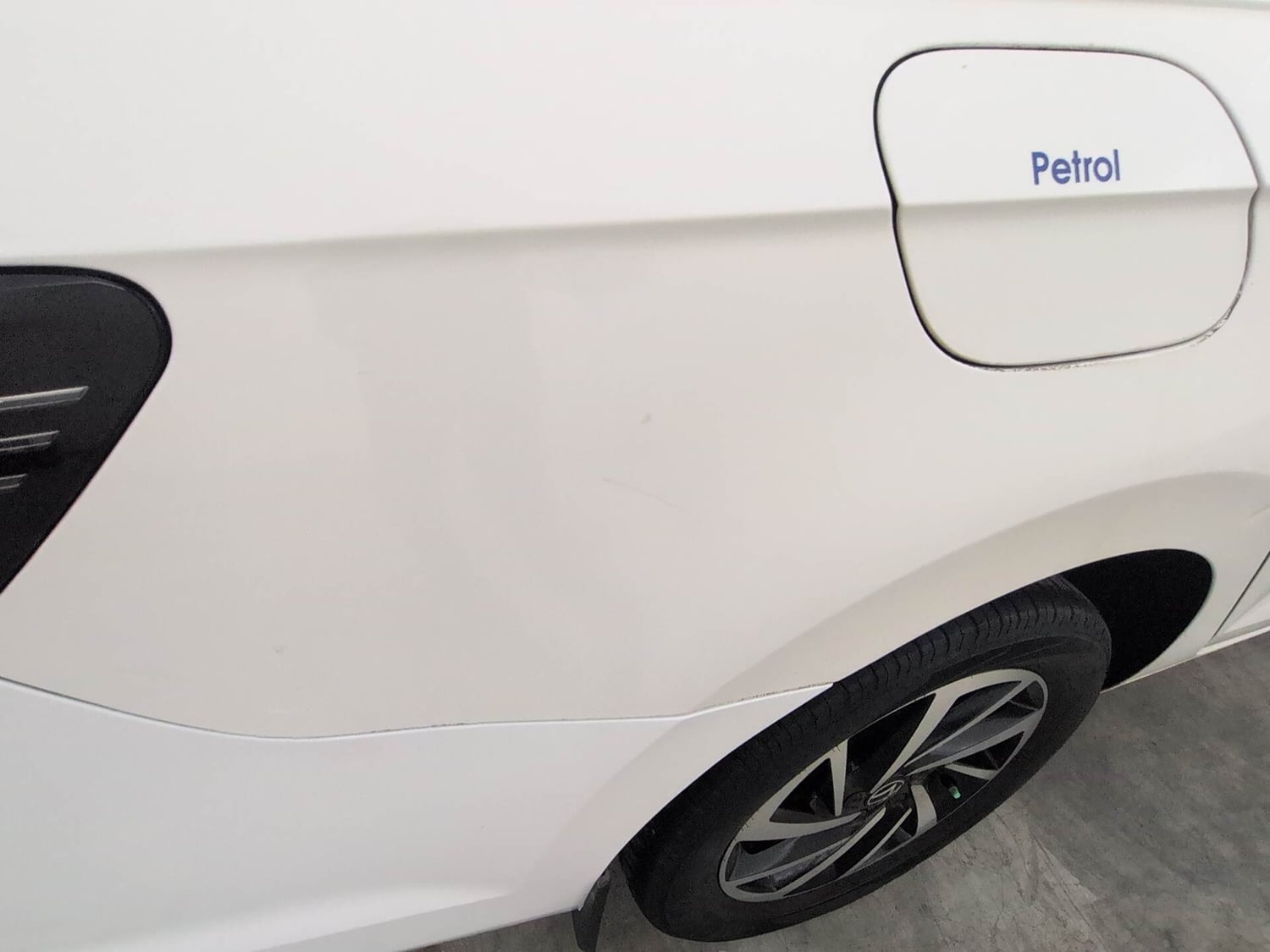 Used 2022 Volkswagen Virtus Topline 1.0 TSI AT Petrol Automatic dents MINOR SCRATCH
