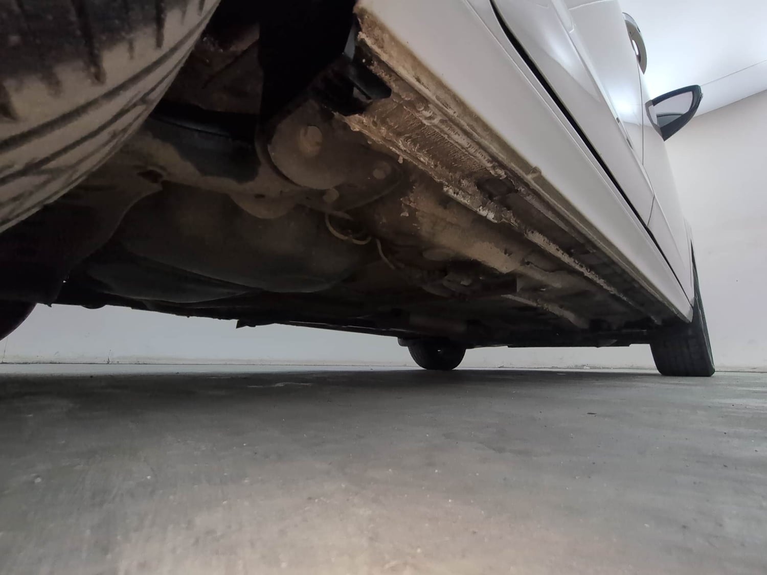 Used 2022 Volkswagen Virtus Topline 1.0 TSI AT Petrol Automatic extra REAR RIGHT UNDERBODY VIEW