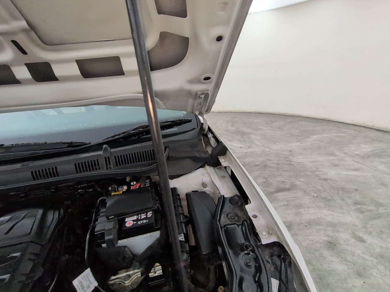 Used 2022 Volkswagen Virtus Topline 1.0 TSI AT Petrol Automatic engine ENGINE LEFT SIDE HINGE & APRON VIEW