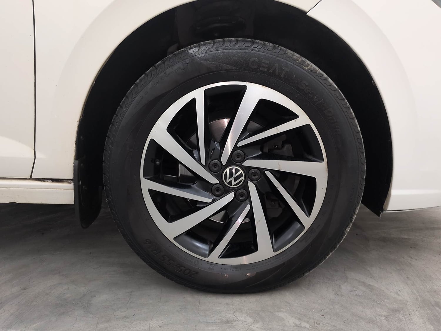 Used 2022 Volkswagen Virtus Topline 1.0 TSI AT Petrol Automatic tyres RIGHT FRONT TYRE RIM VIEW