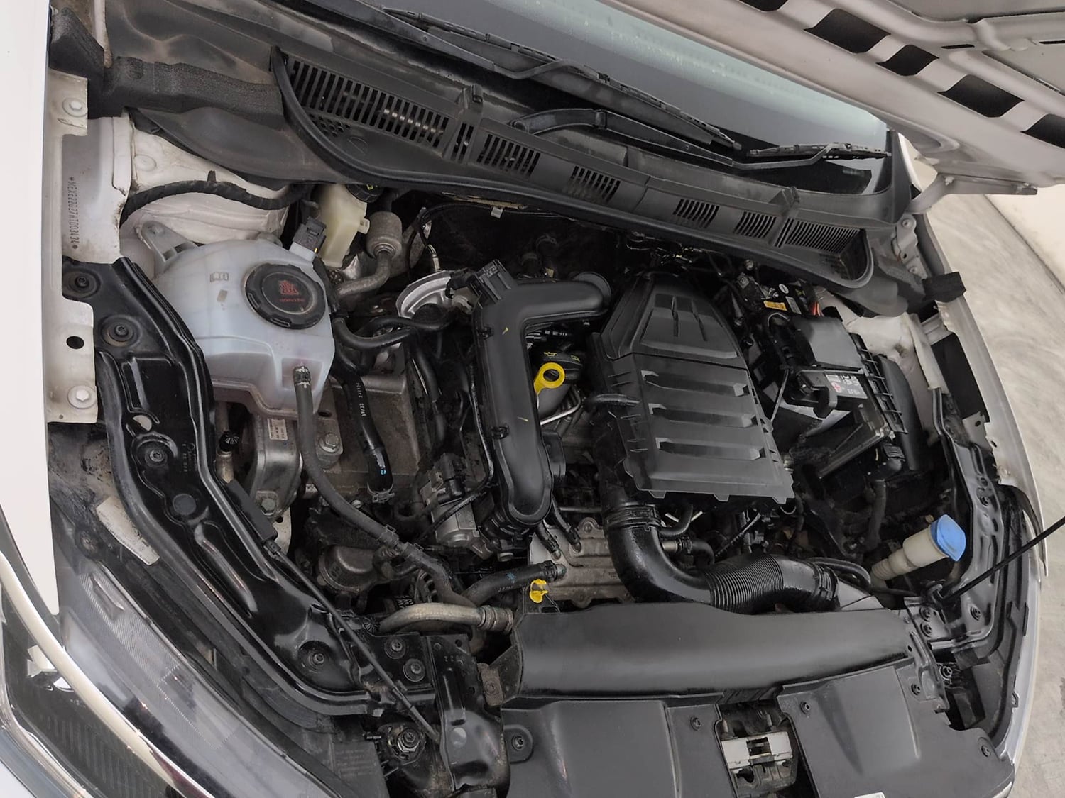 Used 2022 Volkswagen Virtus Topline 1.0 TSI AT Petrol Automatic engine ENGINE RIGHT SIDE VIEW