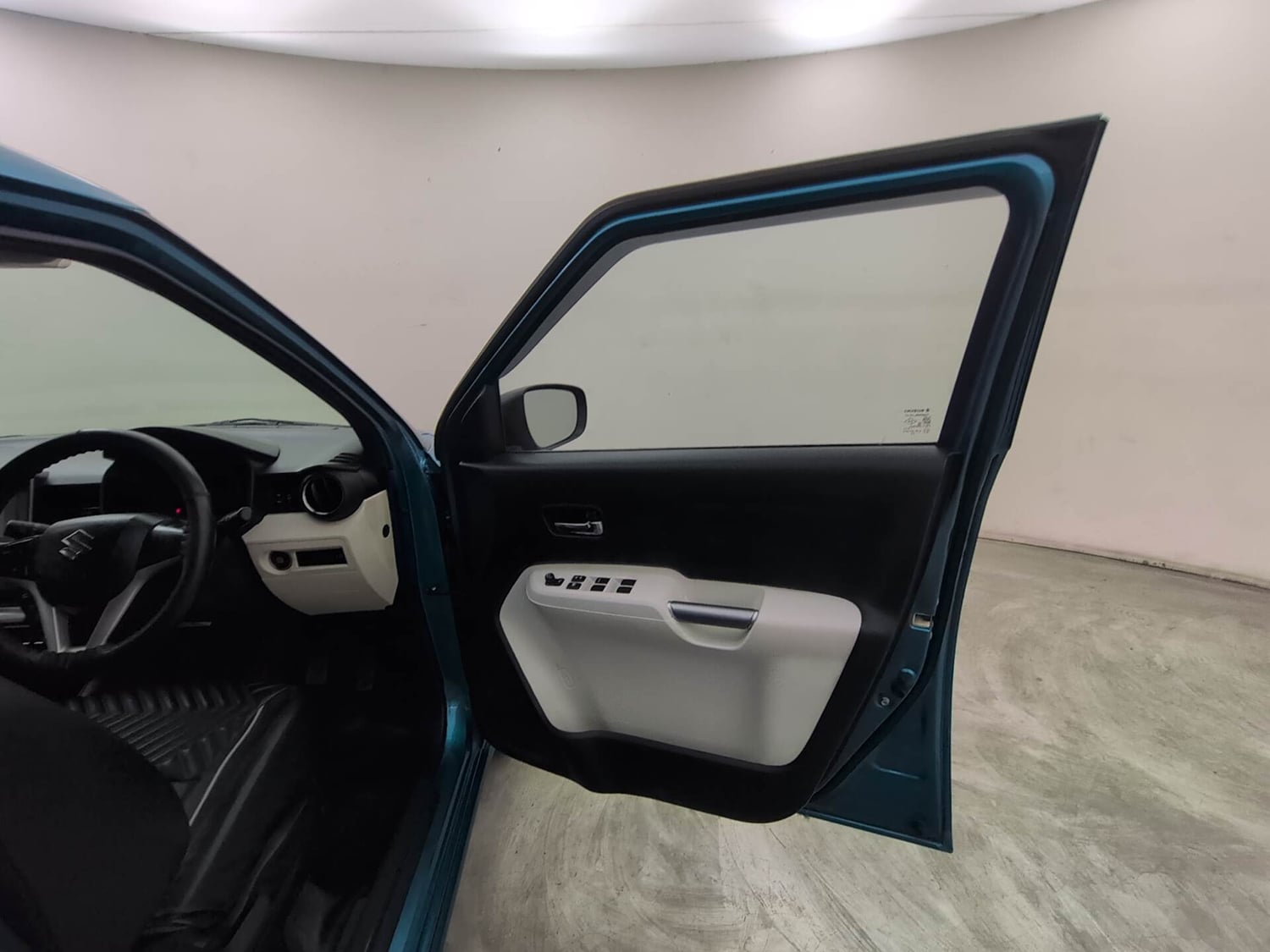 Used 2022 Maruti Suzuki Ignis Alpha 1.2 MT Petrol Manual interior RIGHT FRONT DOOR OPEN VIEW