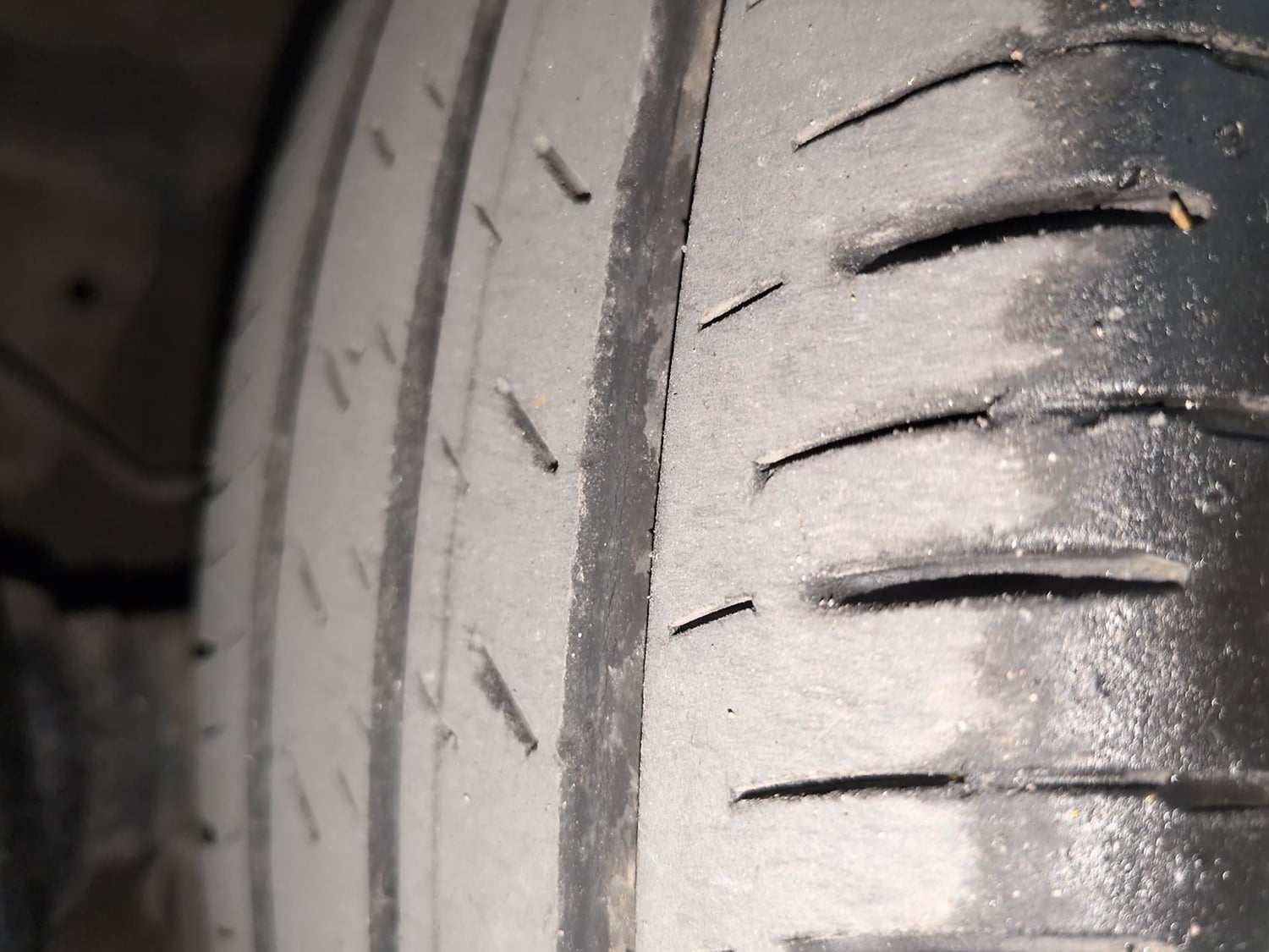 Used 2022 Maruti Suzuki Ignis Alpha 1.2 MT Petrol Manual tyres LEFT FRONT TYRE TREAD VIEW