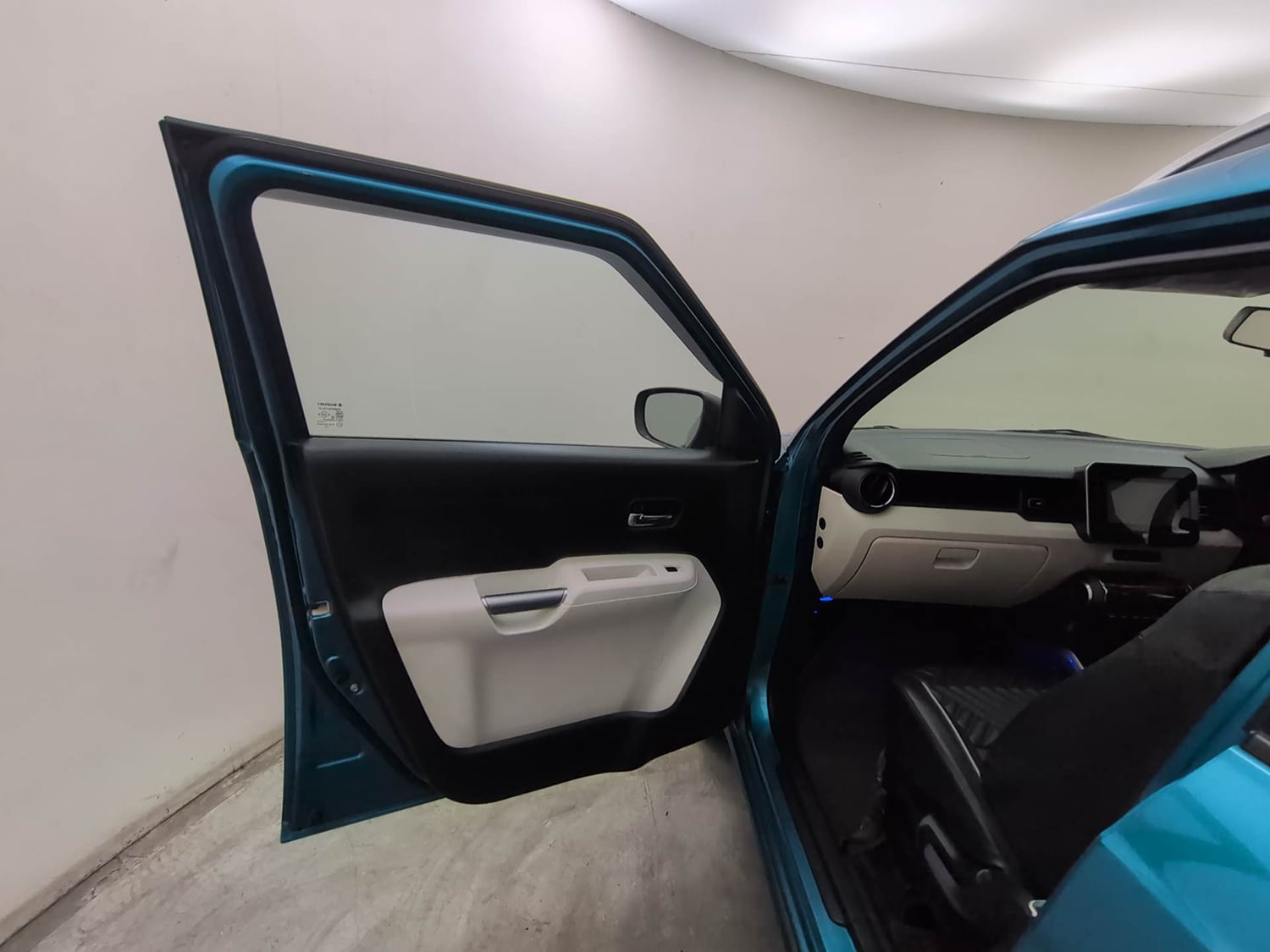Used 2022 Maruti Suzuki Ignis Alpha 1.2 MT Petrol Manual interior LEFT FRONT DOOR OPEN VIEW