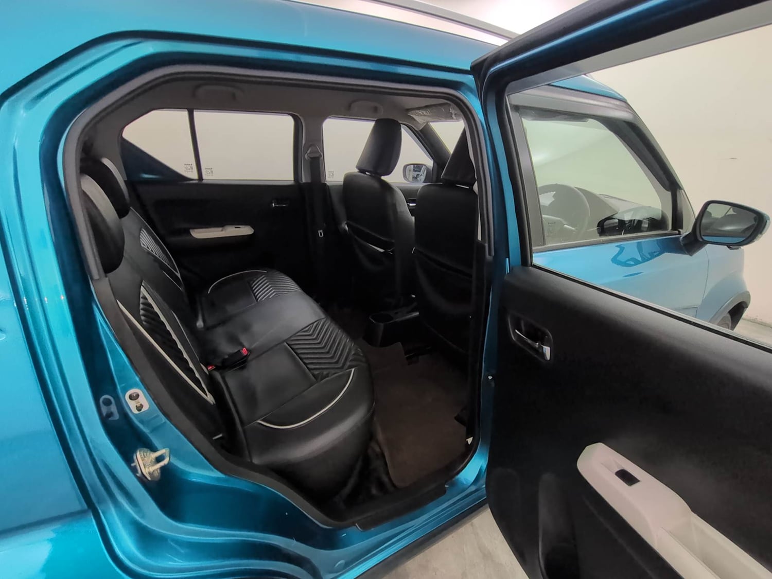 Used 2022 Maruti Suzuki Ignis Alpha 1.2 MT Petrol Manual interior RIGHT SIDE REAR DOOR CABIN VIEW