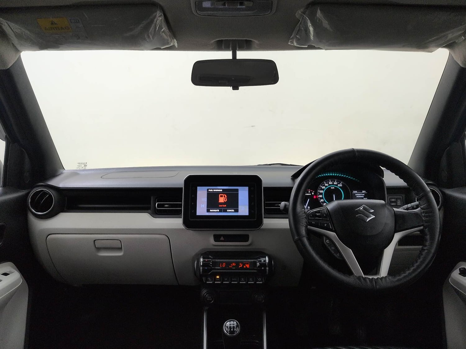Used 2022 Maruti Suzuki Ignis Alpha 1.2 MT Petrol Manual interior DASHBOARD VIEW