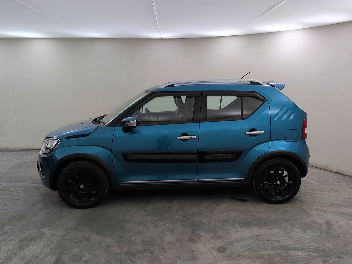 Used 2022 Maruti Suzuki Ignis Alpha 1.2 MT Petrol Manual exterior LEFT SIDE VIEW