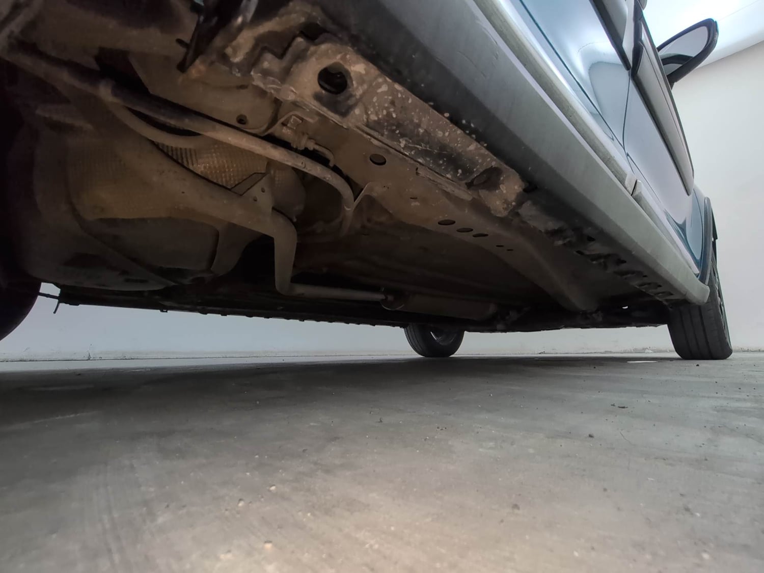 Used 2022 Maruti Suzuki Ignis Alpha 1.2 MT Petrol Manual extra REAR RIGHT UNDERBODY VIEW