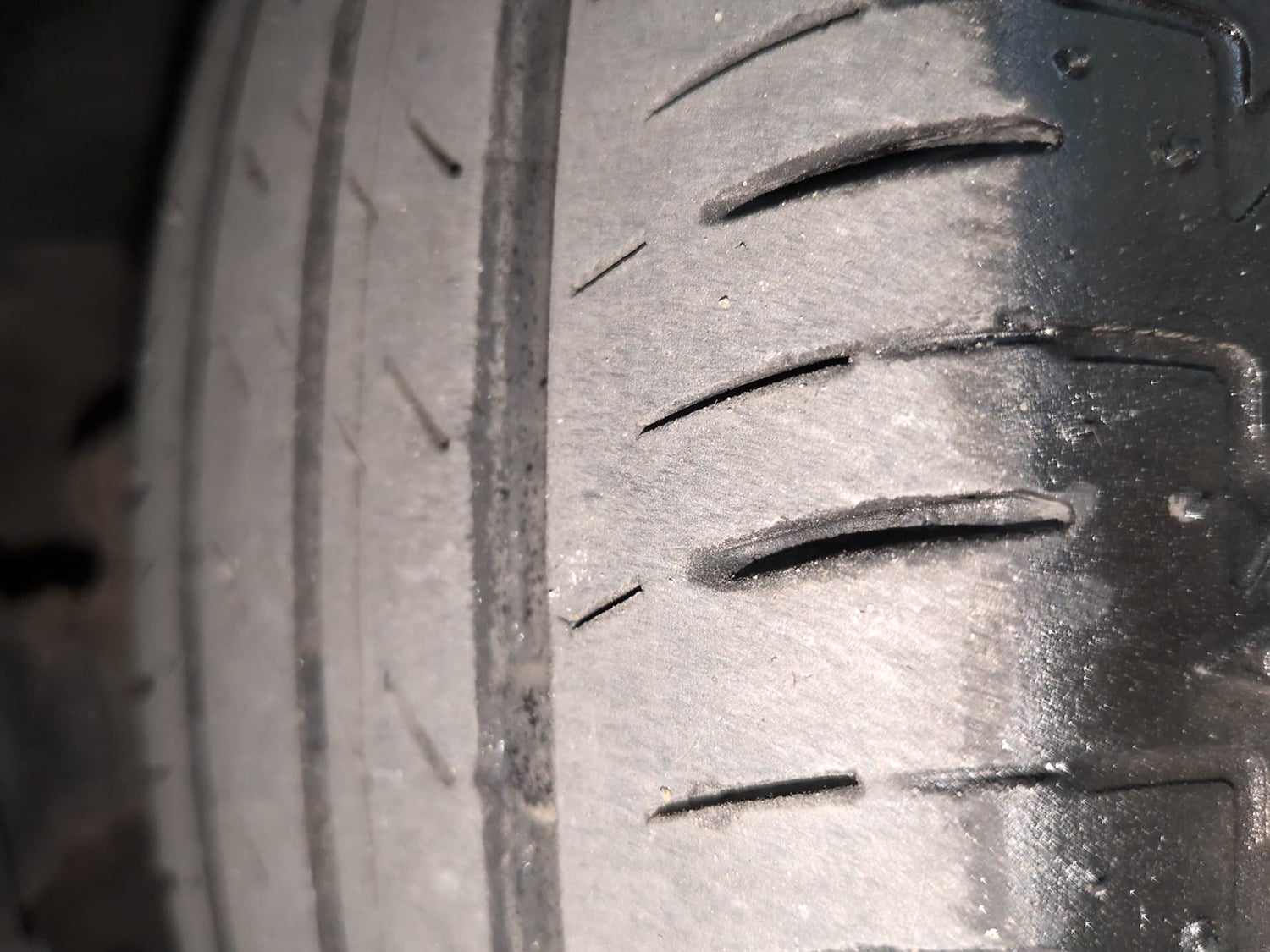 Used 2022 Maruti Suzuki Ignis Alpha 1.2 MT Petrol Manual tyres RIGHT FRONT TYRE TREAD VIEW
