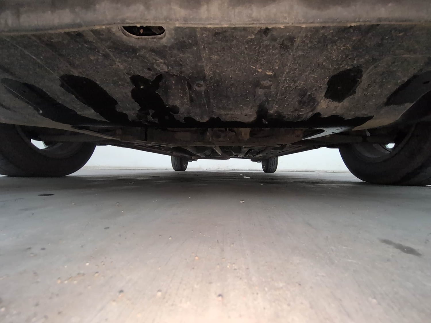 Used 2019 Hyundai Elite i20 Sportz Plus 1.2 CVT Petrol Automatic extra FRONT LEFT UNDERBODY VIEW