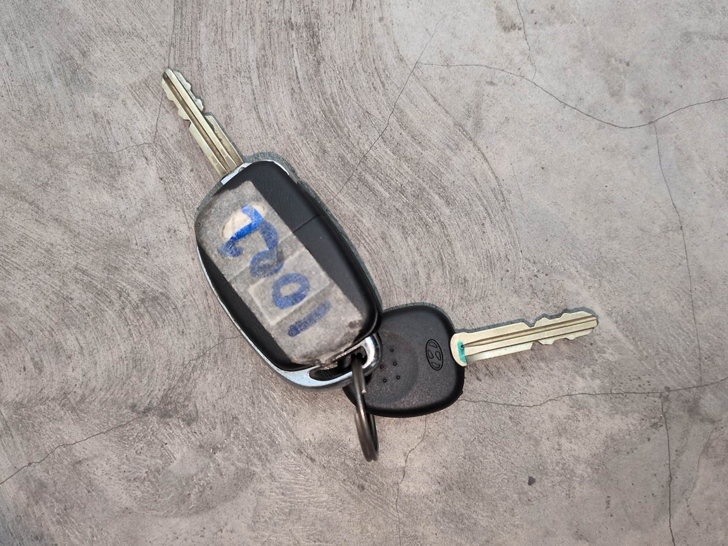 Used 2019 Hyundai Elite i20 Sportz Plus 1.2 CVT Petrol Automatic extra CAR KEY VIEW
