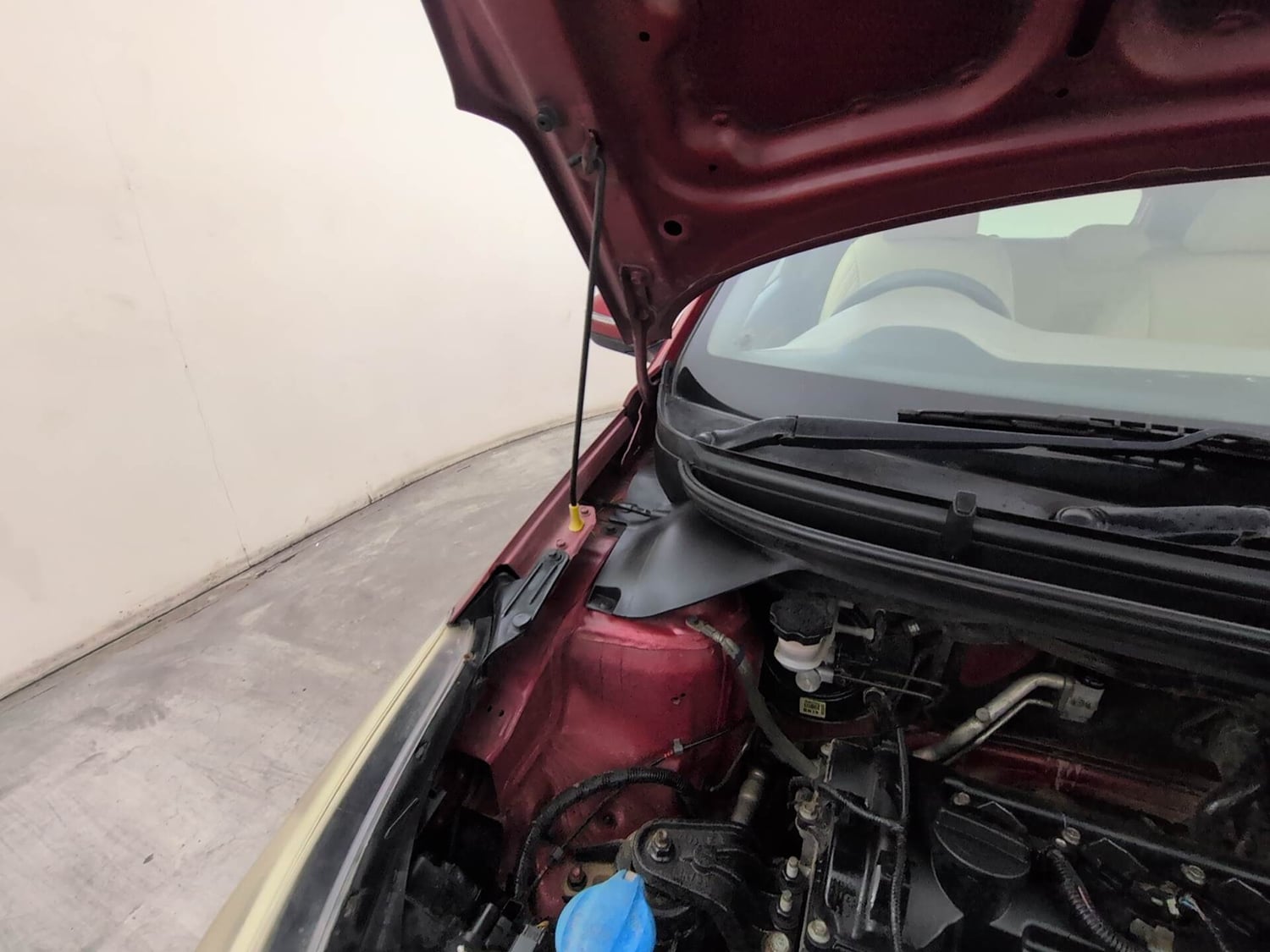Used 2019 Hyundai Elite i20 Sportz Plus 1.2 CVT Petrol Automatic engine ENGINE RIGHT SIDE HINGE & APRON VIEW