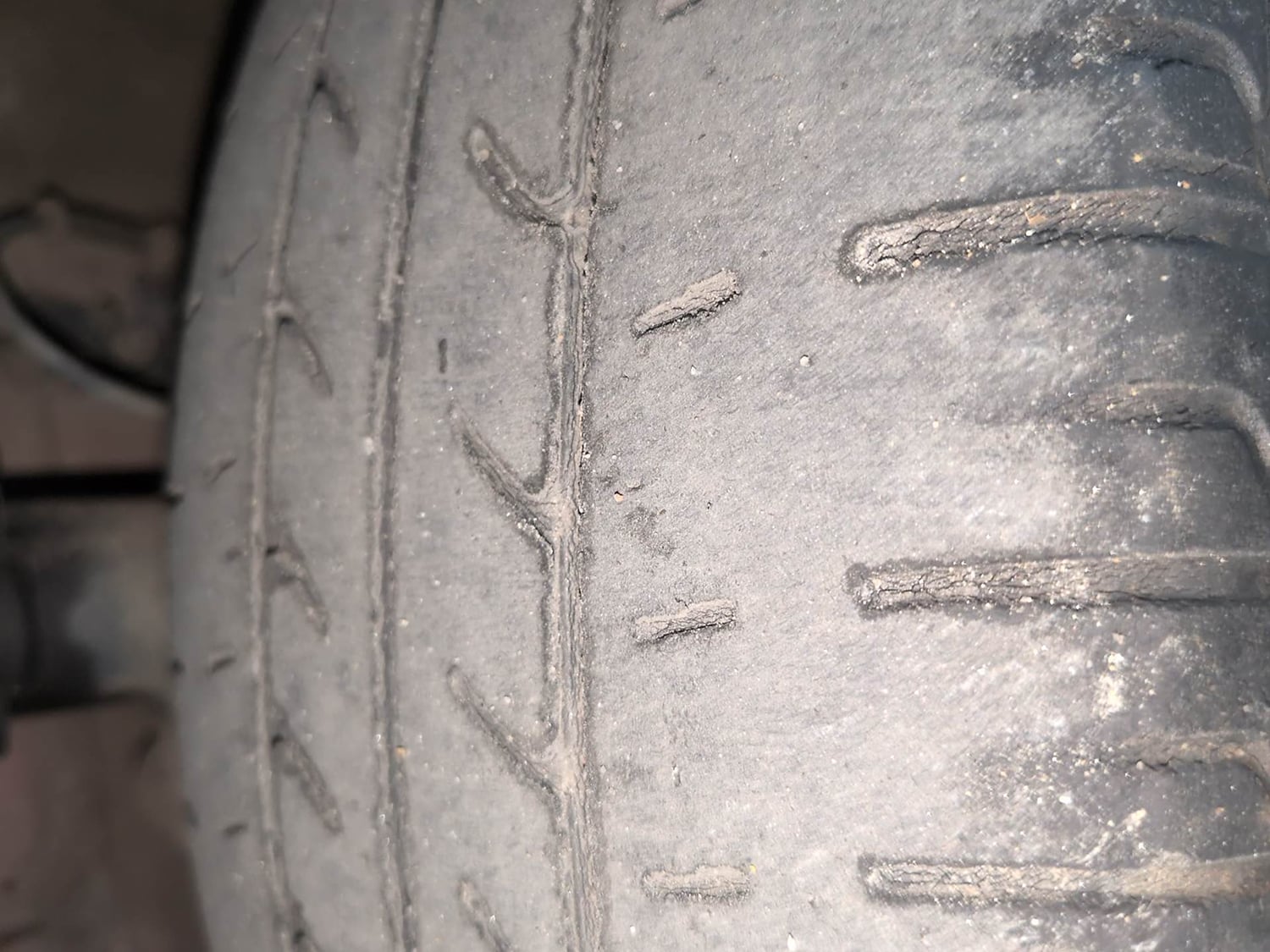 Used 2019 Hyundai Elite i20 Sportz Plus 1.2 CVT Petrol Automatic tyres LEFT FRONT TYRE TREAD VIEW