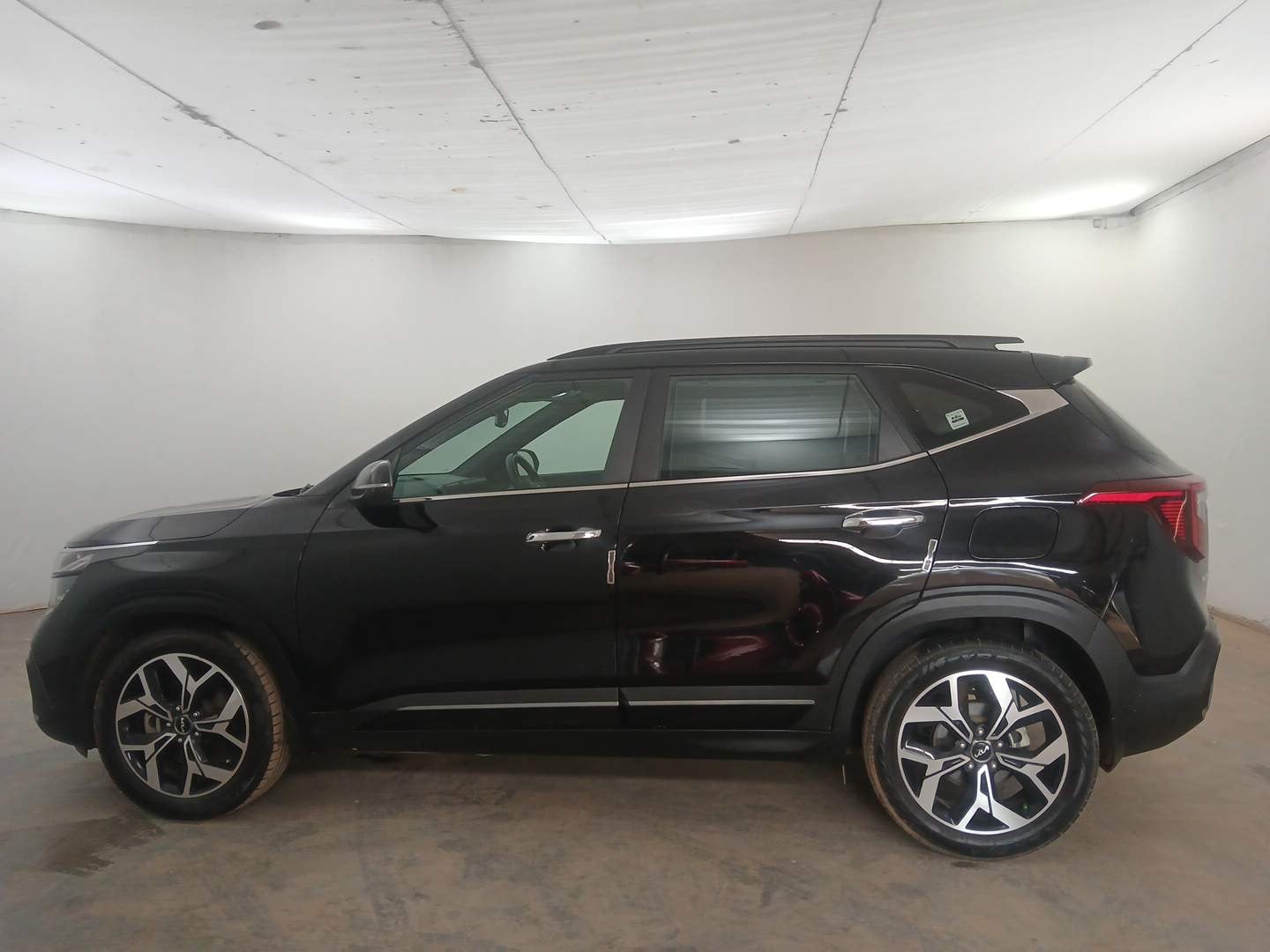 Used 2024 Kia Seltos GTX Plus (S) 1.5 Turbo Petrol DCT Petrol Automatic exterior LEFT SIDE VIEW