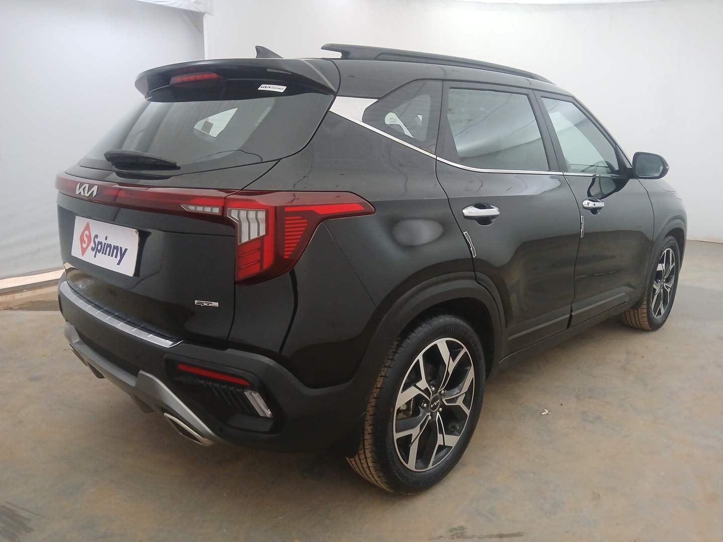 Used 2024 Kia Seltos GTX Plus (S) 1.5 Turbo Petrol DCT Petrol Automatic exterior RIGHT REAR CORNER VIEW