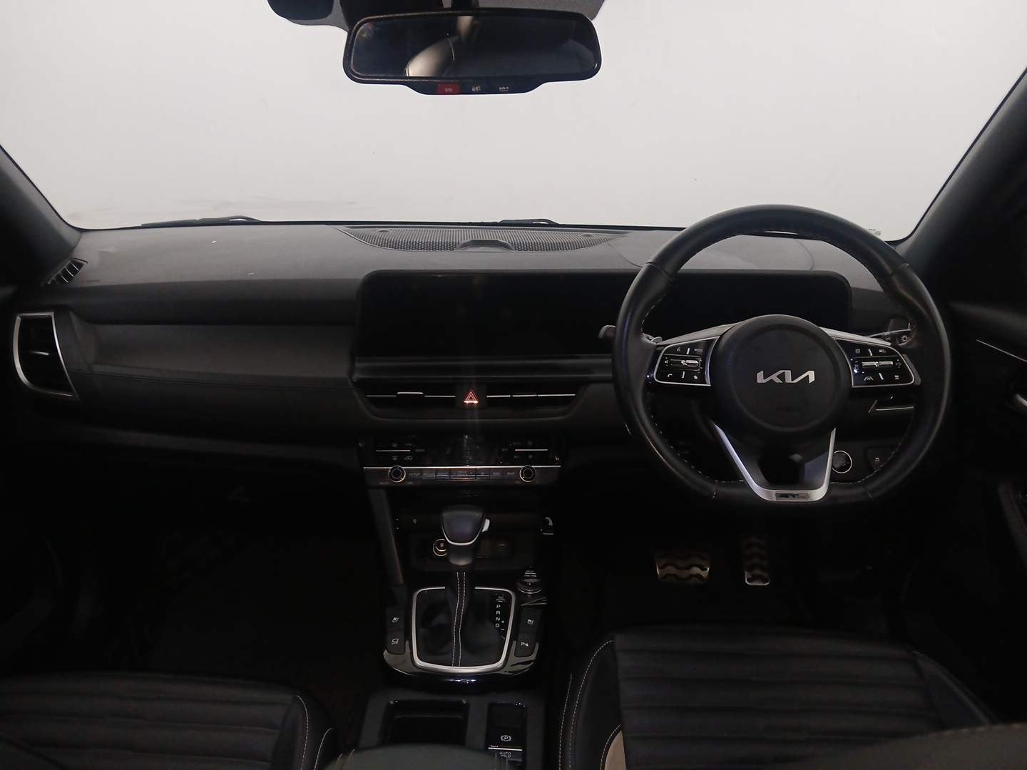 Used 2024 Kia Seltos GTX Plus (S) 1.5 Turbo Petrol DCT Petrol Automatic interior DASHBOARD VIEW