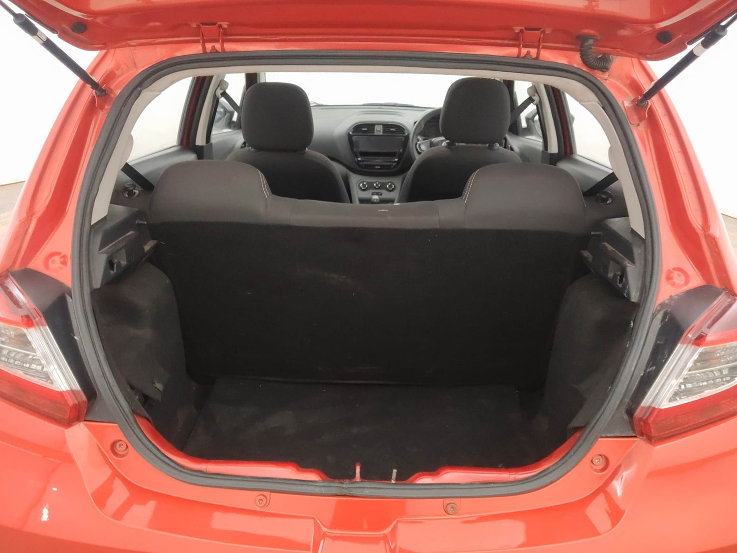 Used 2022 Tata Tiago XE Petrol Manual interior DICKY INSIDE VIEW