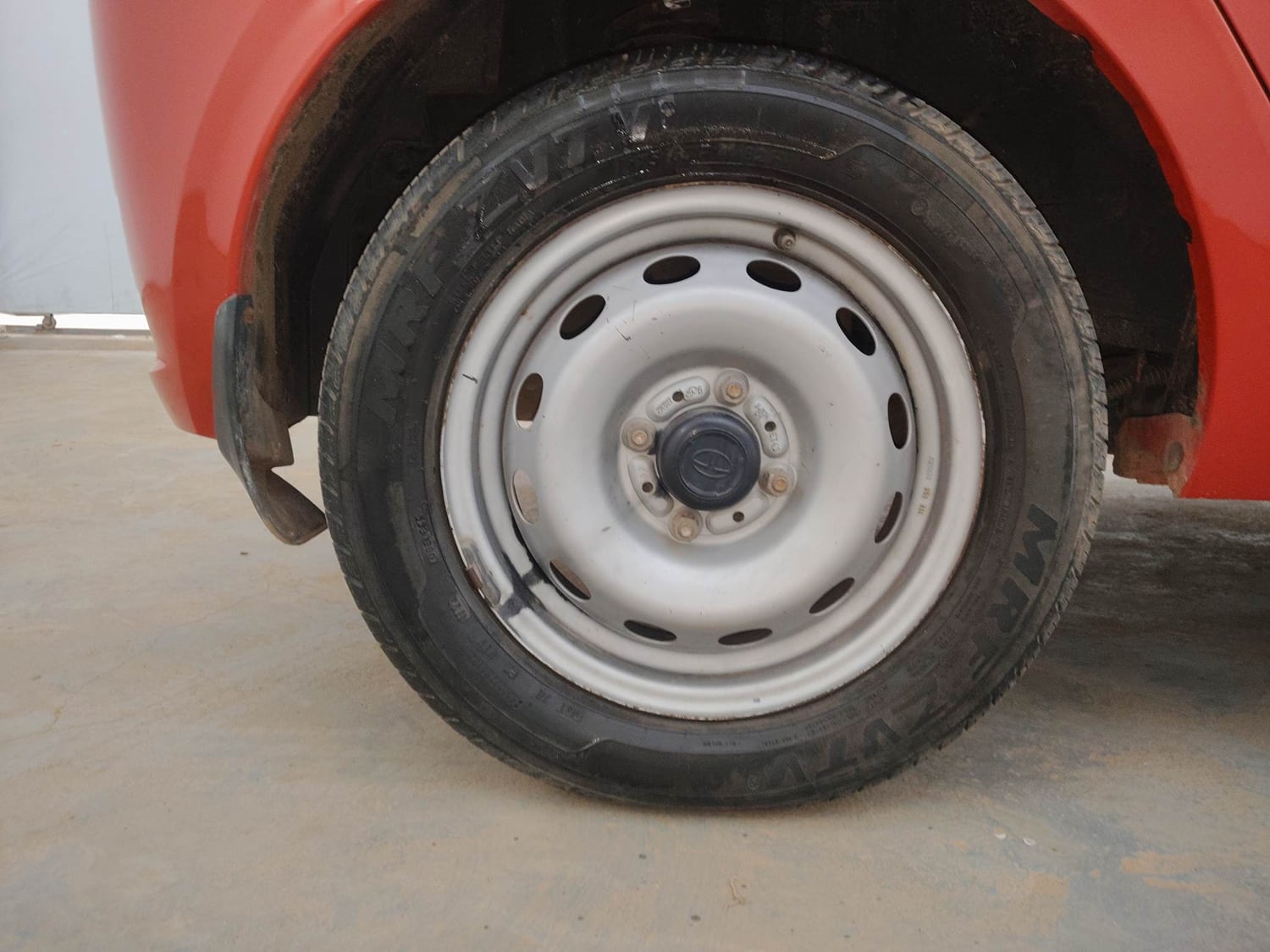 Used 2022 Tata Tiago XE Petrol Manual tyres RIGHT REAR TYRE RIM VIEW