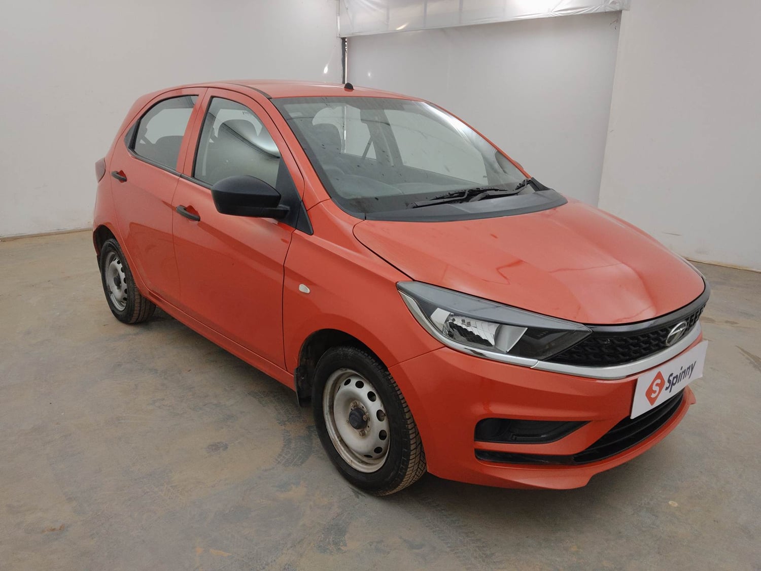 Used 2022 Tata Tiago XE Petrol Manual exterior RIGHT FRONT CORNER VIEW