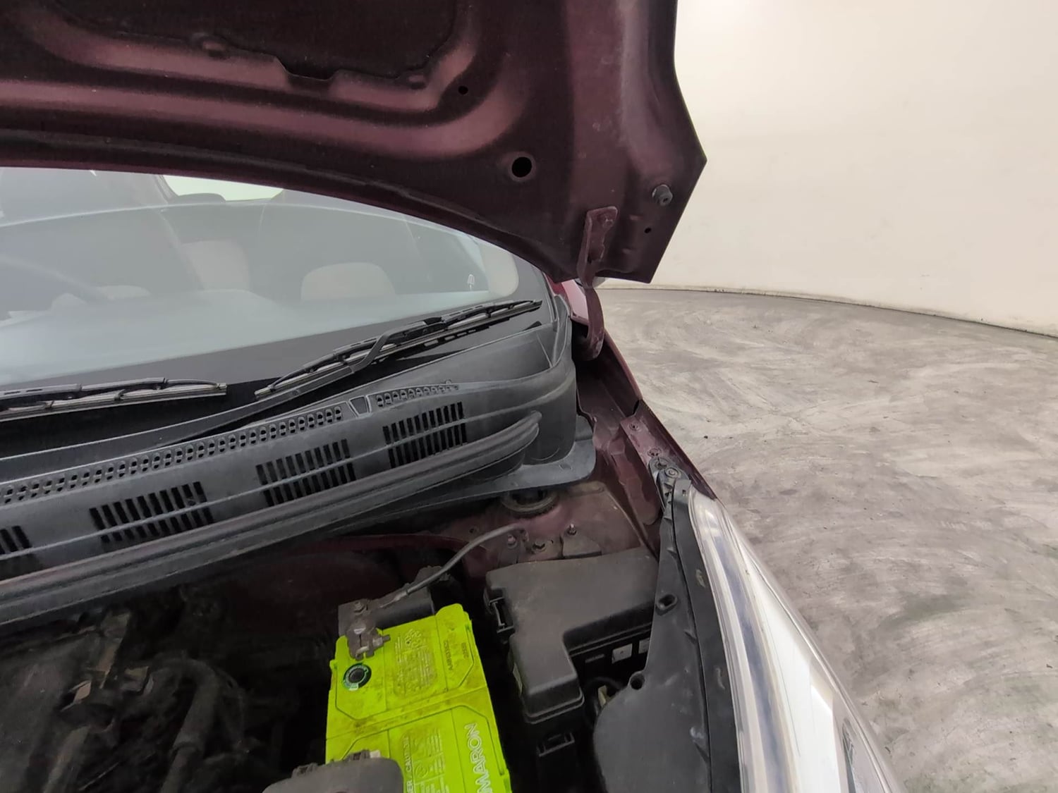 Used 2013 Hyundai Grand i10 Sportz 1.2 Kappa VTVT Petrol Manual engine ENGINE LEFT SIDE HINGE & APRON VIEW