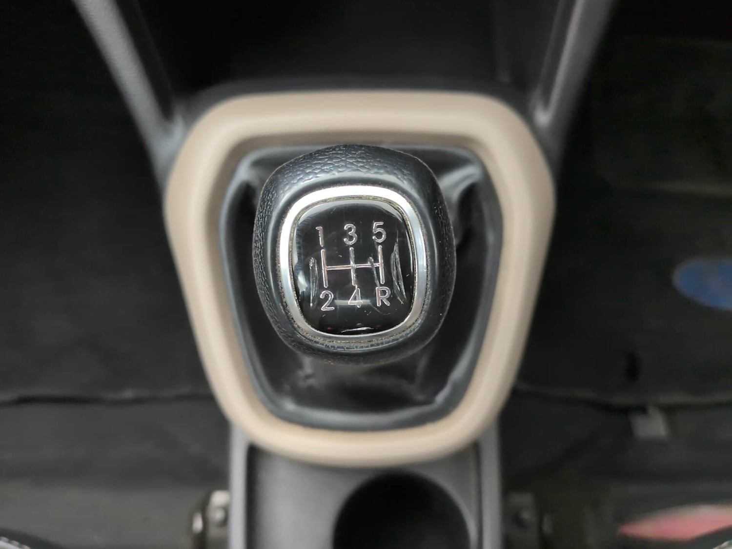 Used 2013 Hyundai Grand i10 Sportz 1.2 Kappa VTVT Petrol Manual interior GEAR  KNOB VIEW