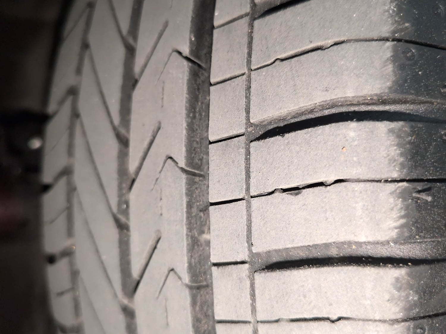 Used 2013 Hyundai Grand i10 Sportz 1.2 Kappa VTVT Petrol Manual tyres LEFT FRONT TYRE TREAD VIEW