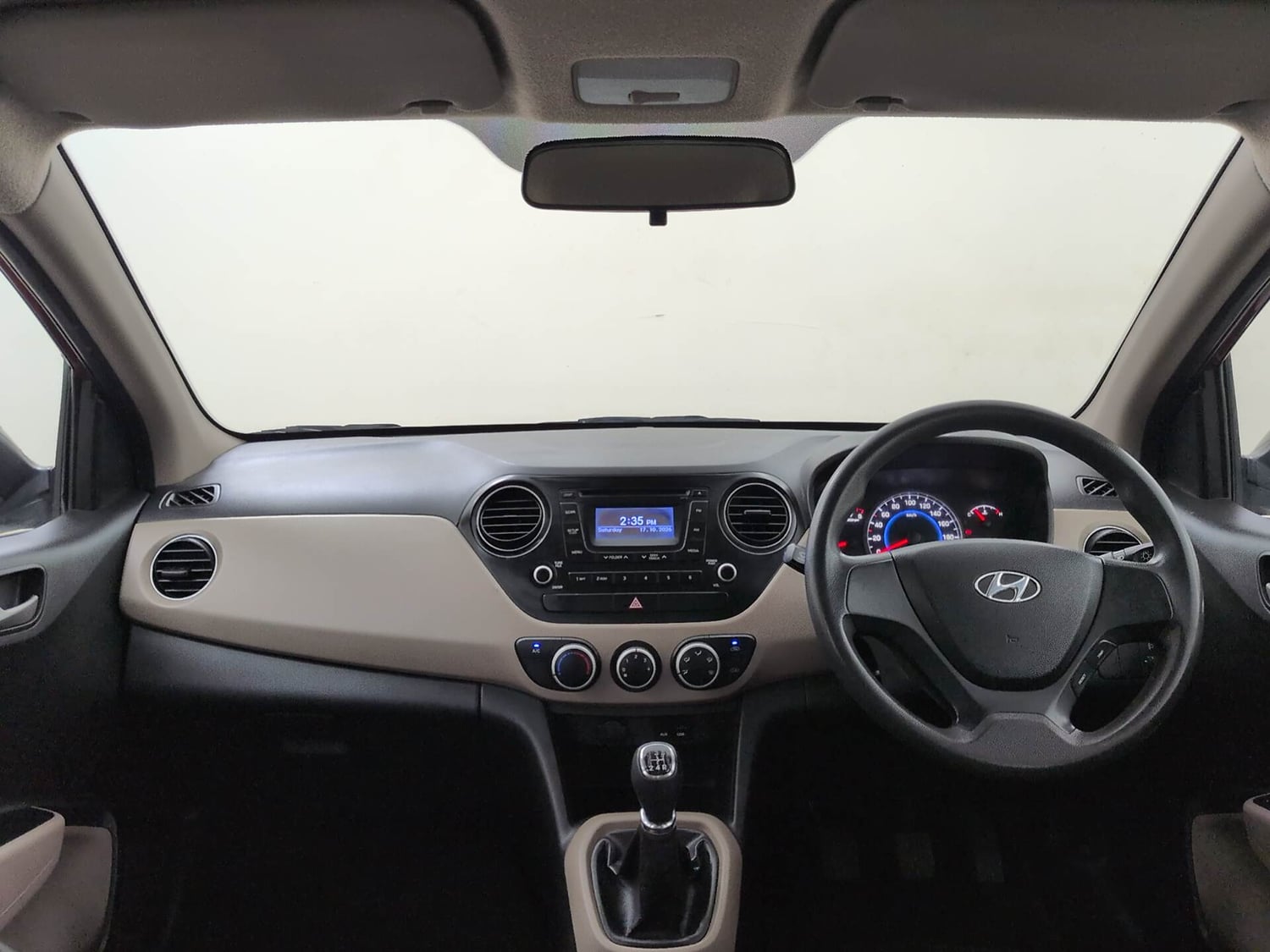 Used 2013 Hyundai Grand i10 Sportz 1.2 Kappa VTVT Petrol Manual interior DASHBOARD VIEW