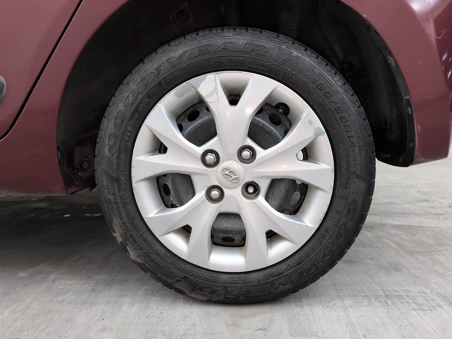 Used 2013 Hyundai Grand i10 Sportz 1.2 Kappa VTVT Petrol Manual tyres LEFT REAR TYRE RIM VIEW