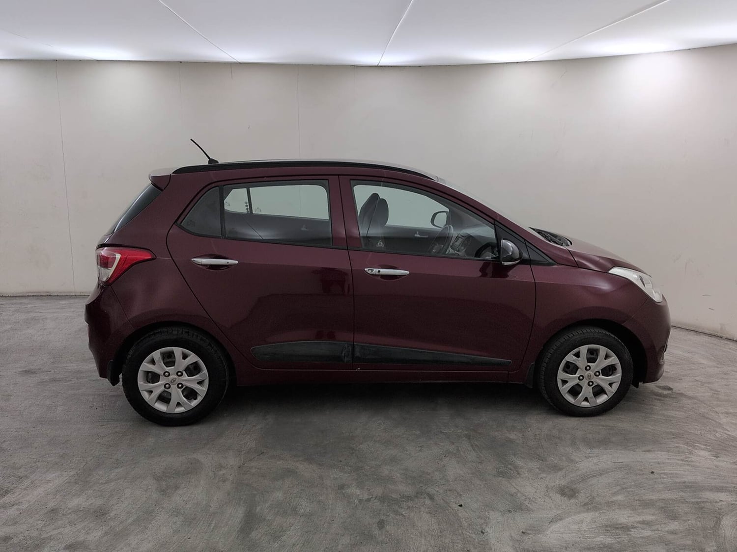 Used 2013 Hyundai Grand i10 Sportz 1.2 Kappa VTVT Petrol Manual exterior RIGHT SIDE VIEW