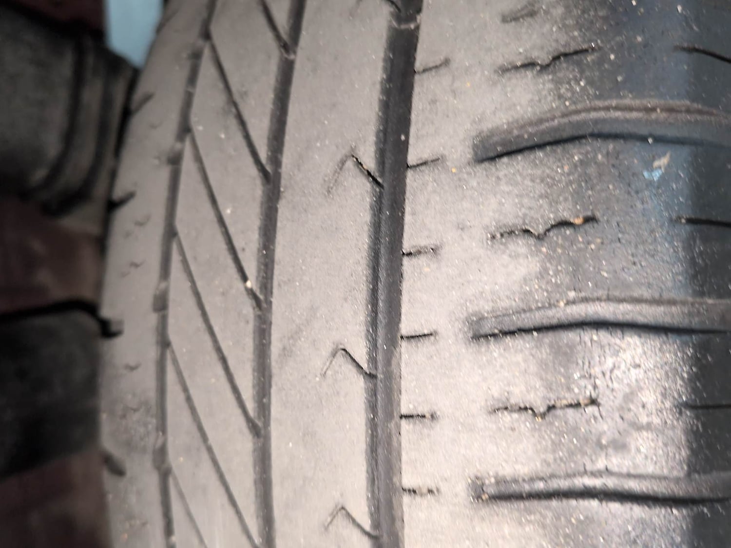 Used 2013 Hyundai Grand i10 Sportz 1.2 Kappa VTVT Petrol Manual tyres LEFT REAR TYRE TREAD VIEW