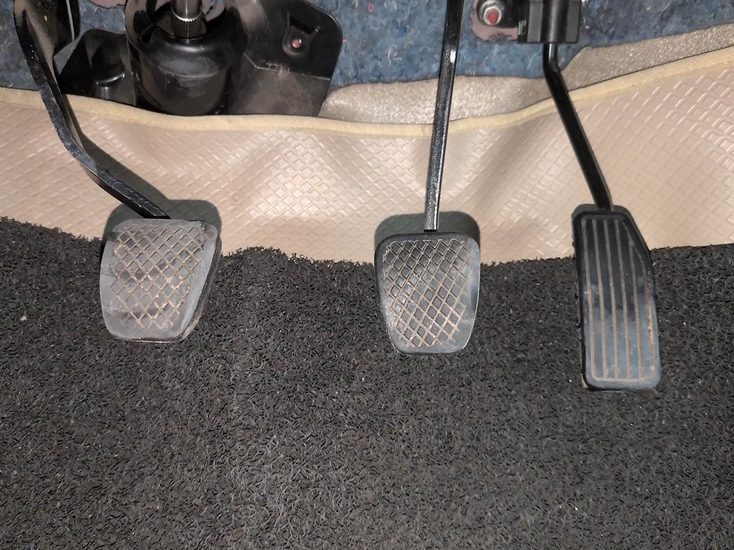 Used 2015 Honda Brio VX MT Petrol Manual interior PEDALS VIEW