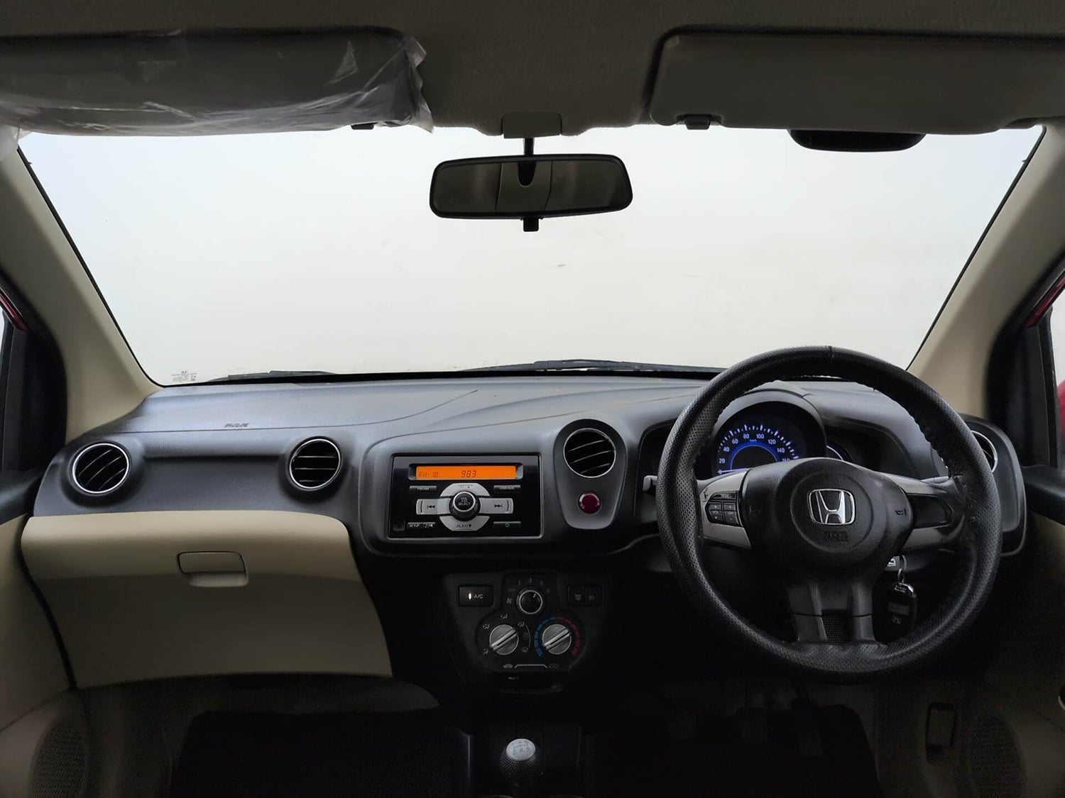 Used 2015 Honda Brio VX MT Petrol Manual interior DASHBOARD VIEW