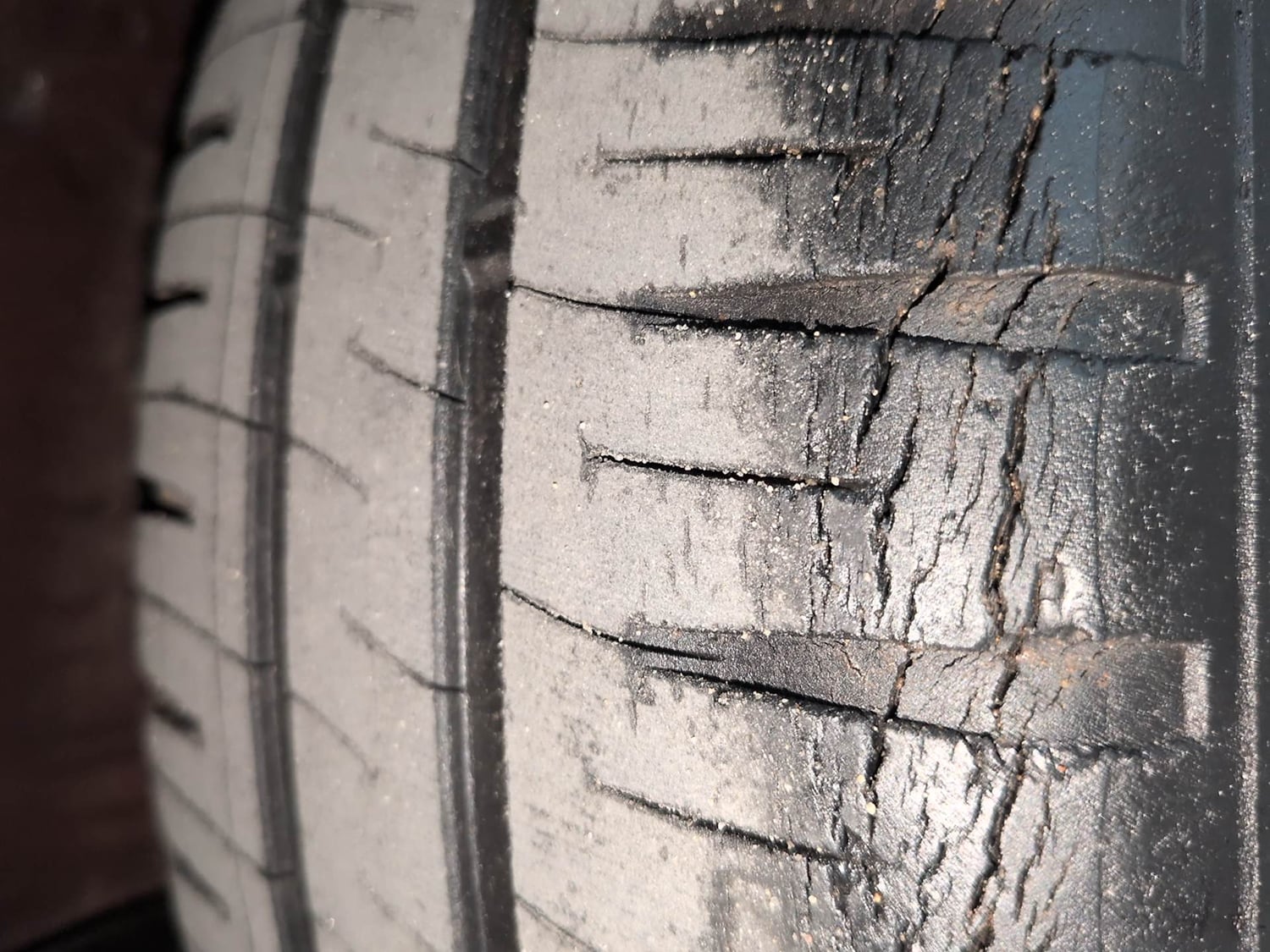 Used 2015 Honda Brio VX MT Petrol Manual tyres RIGHT REAR TYRE TREAD VIEW