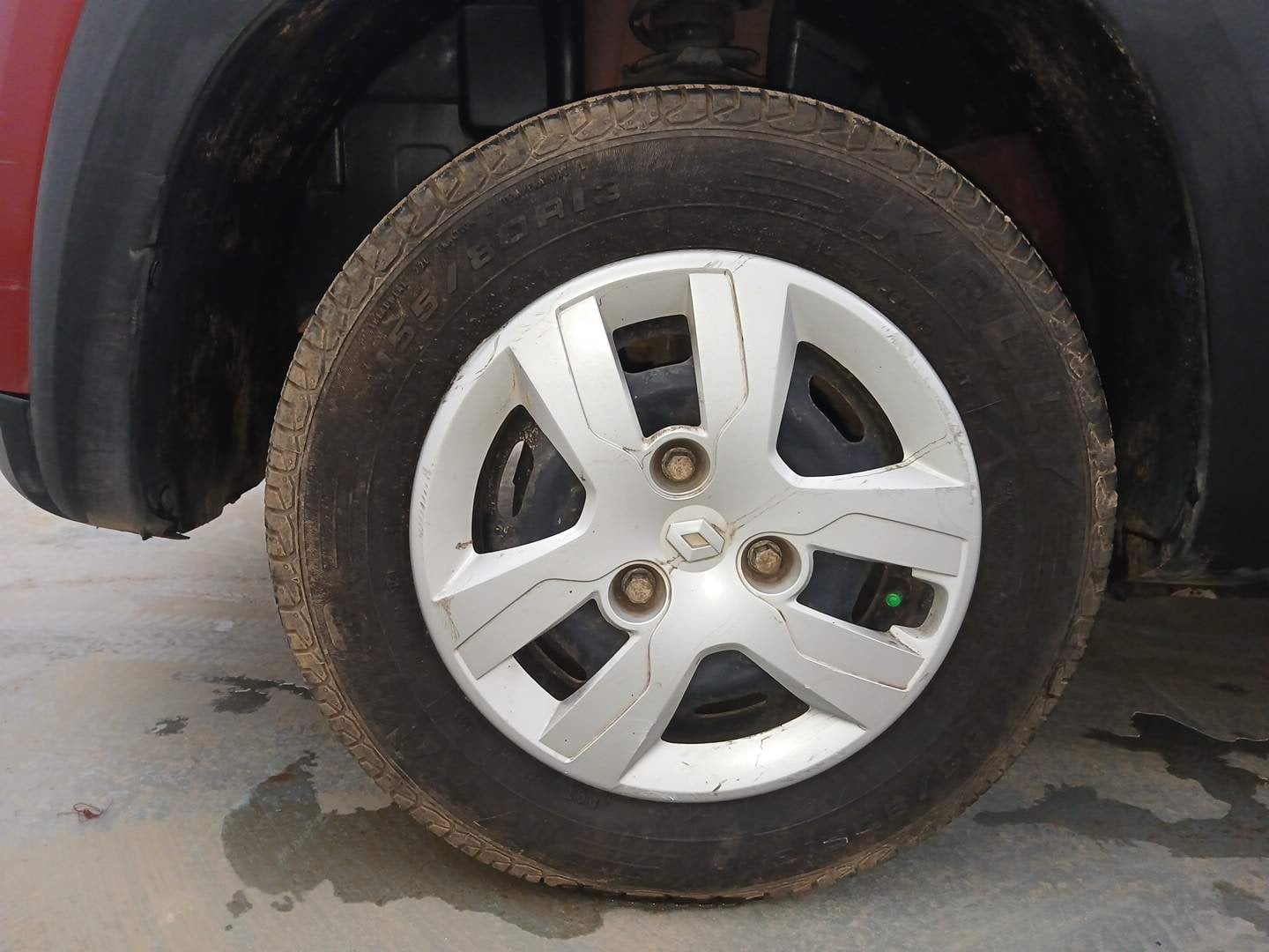 Used 2016 Renault Kwid RXT Opt Petrol Manual tyres LEFT FRONT TYRE RIM VIEW