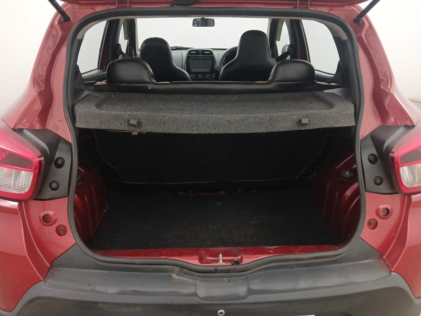 Used 2016 Renault Kwid RXT Opt Petrol Manual interior DICKY INSIDE VIEW