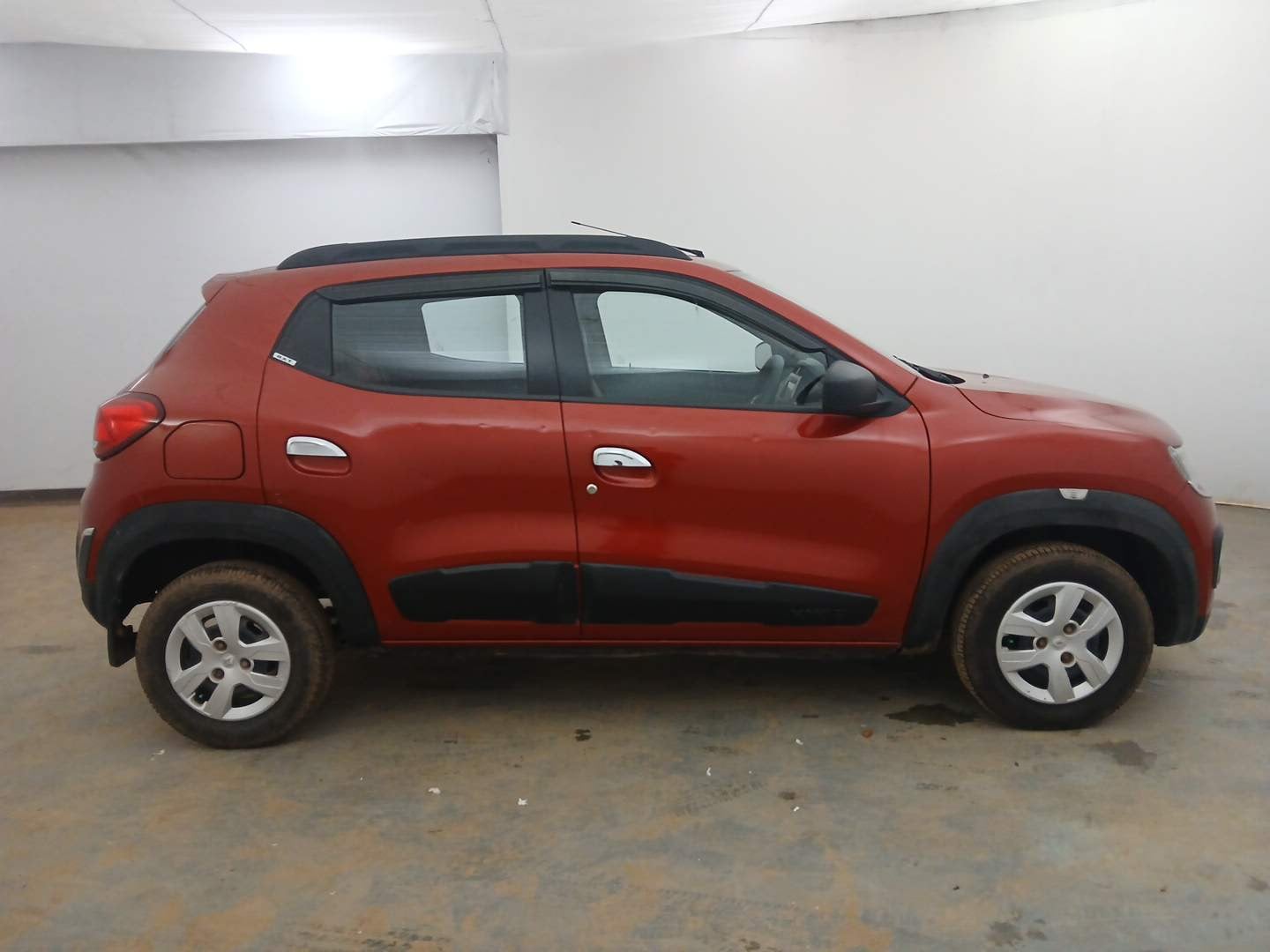 Used 2016 Renault Kwid RXT Opt Petrol Manual exterior RIGHT SIDE VIEW