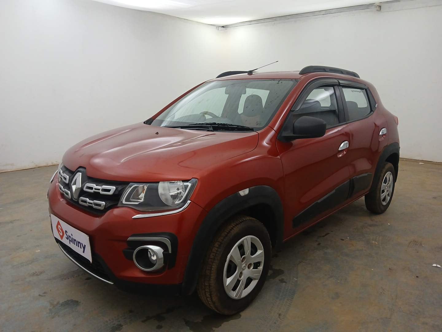 Used 2016 Renault Kwid RXT Opt Petrol Manual exterior LEFT FRONT CORNER VIEW