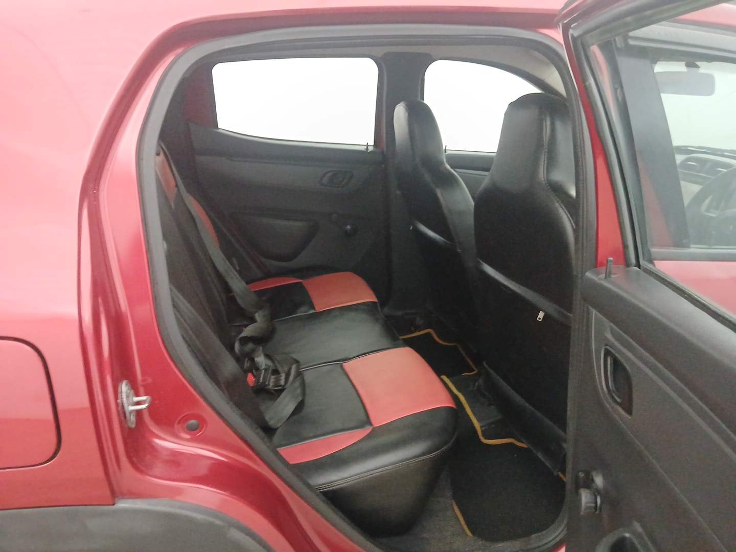 Used 2016 Renault Kwid RXT Opt Petrol Manual interior RIGHT SIDE REAR DOOR CABIN VIEW