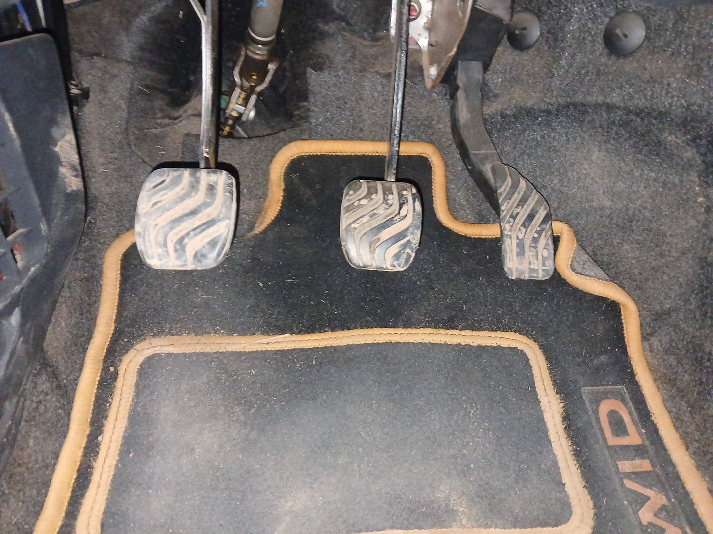 Used 2016 Renault Kwid RXT Opt Petrol Manual interior PEDALS VIEW