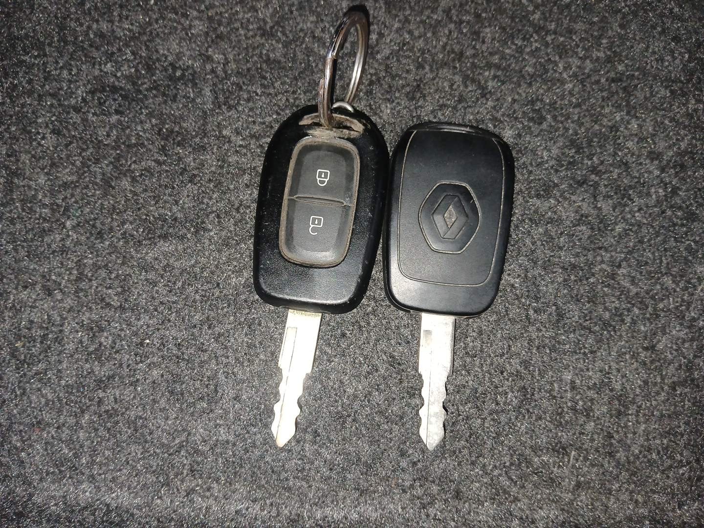 Used 2016 Renault Kwid RXT Opt Petrol Manual extra CAR KEY VIEW