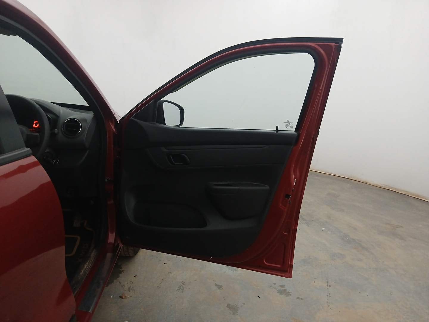Used 2016 Renault Kwid RXT Opt Petrol Manual interior RIGHT FRONT DOOR OPEN VIEW
